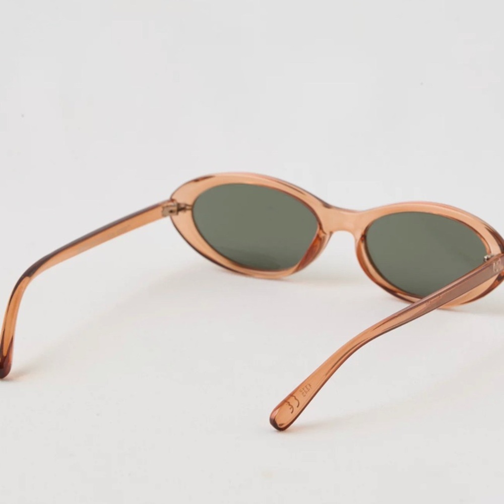 Aerie NWT Transparent Peach Oval Sunglasses - Women's Accessories - Picture 2 of 5